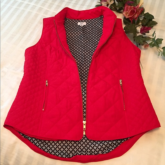 NWOT Crown & Ivy Red Quilt Soft Silk Zip Vest (PL) - Picture 7 of 16
